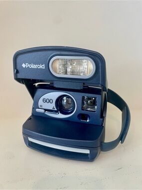 Vintage Polaroid Instant Camera 600 Complete Untested Good Condition